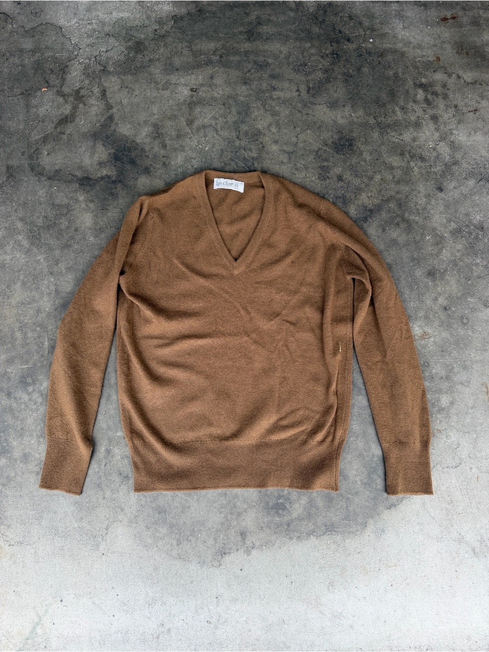 Lyle & Scott Men's Beige Cashmere Tight-Knit Pullover Sweater V-Neck Size 38